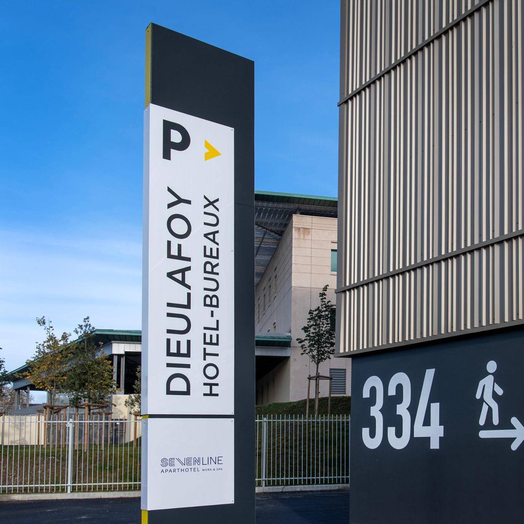 Sevenline Purpan Toulouse Exterior photo